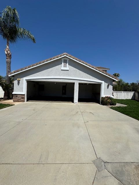Building Photo - 774 Willow Ct