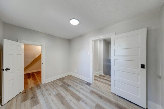 Building Photo - 1138 W 33rd St