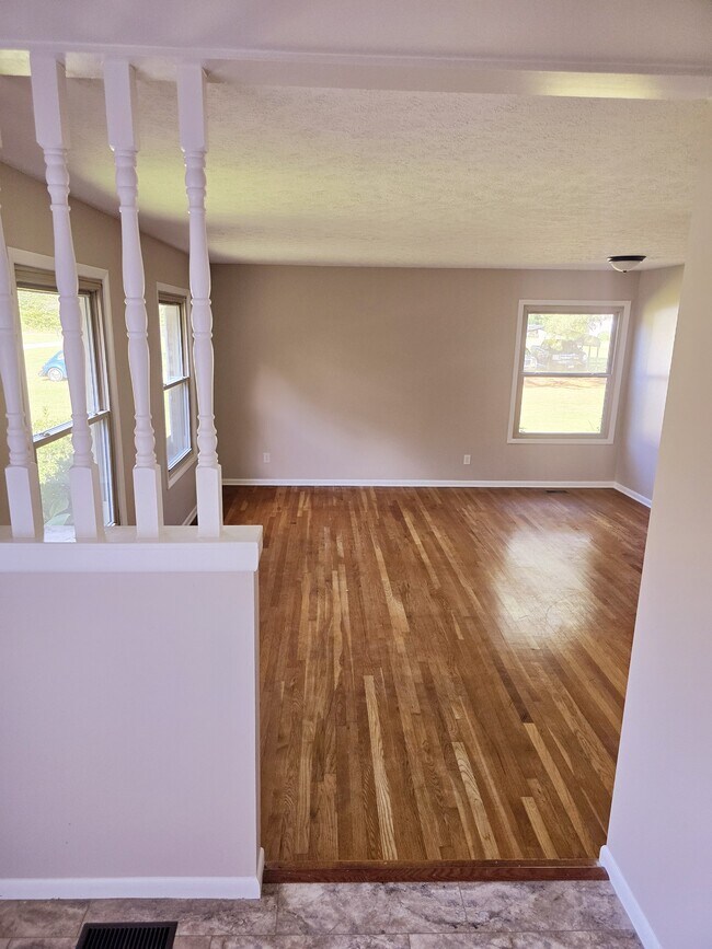 Building Photo - 109 Griffin St