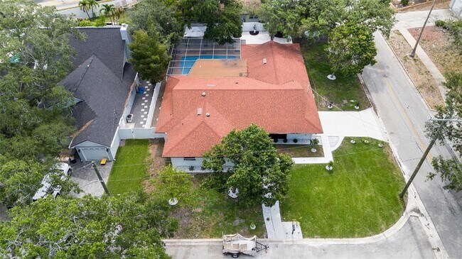 Building Photo - 2306 S San Jose Cir