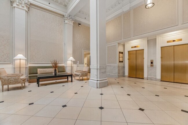 Building Photo - 21 Beacon St