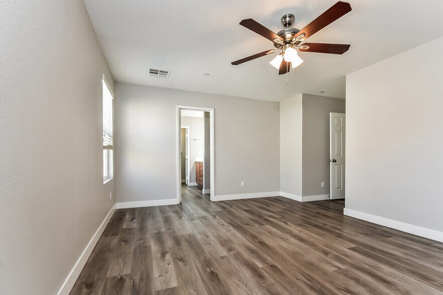 Building Photo - 9004 Tropical Tide Ct