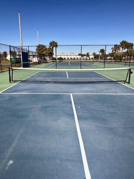 Building Photo - 4843 Coquina Key Dr SE