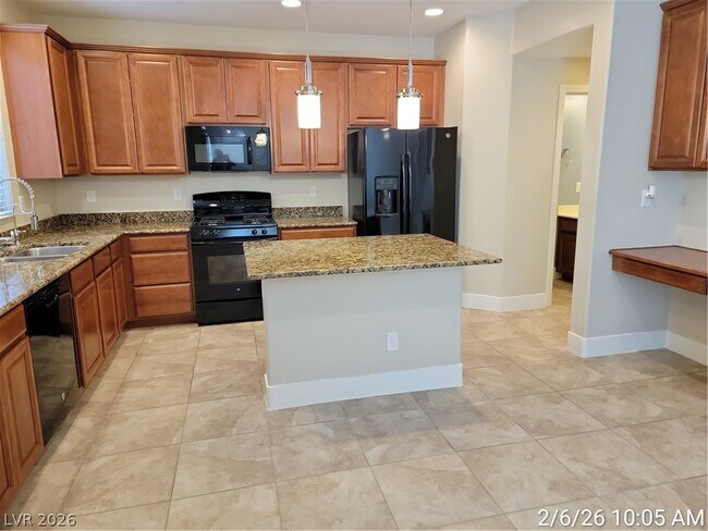 Building Photo - 10449 Yew Blossom Ave