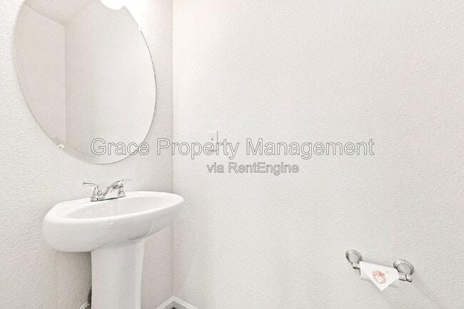 Building Photo - 4553 N Quemoy St