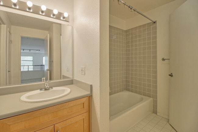 Building Photo - Spacious 1 Bedroom Loft at Ryland Mews