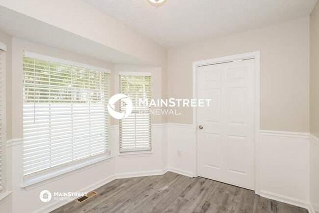 Building Photo - 3 Bedroom Pet-Friendly Home in Locust Grove, GA with Main Street Renewal