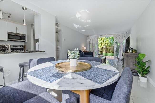 Building Photo - 2160 SW 16th Ave