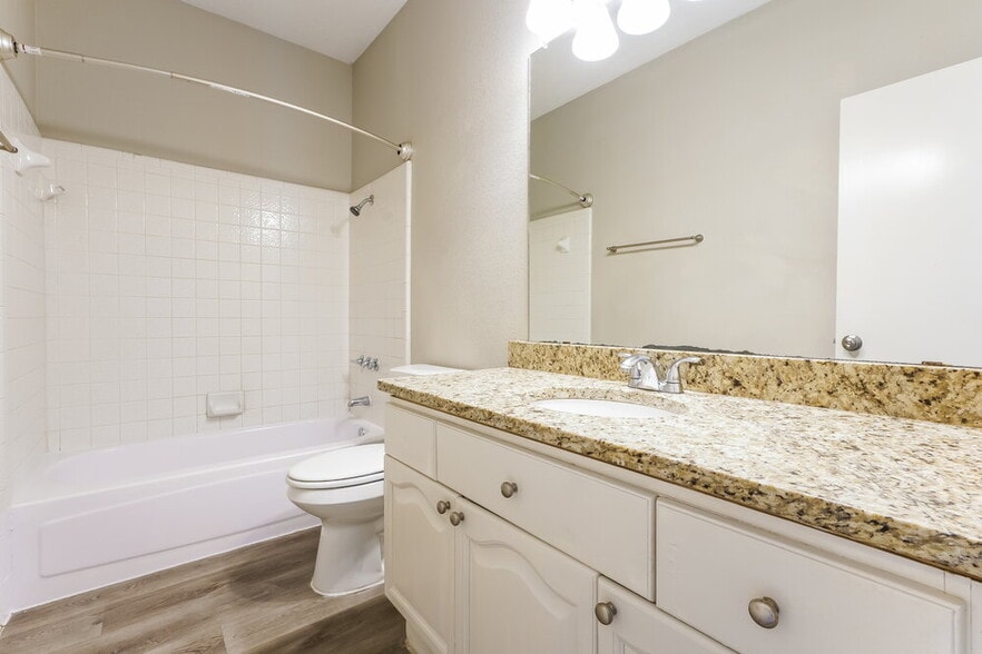 Building Photo - 321 Sondra Way