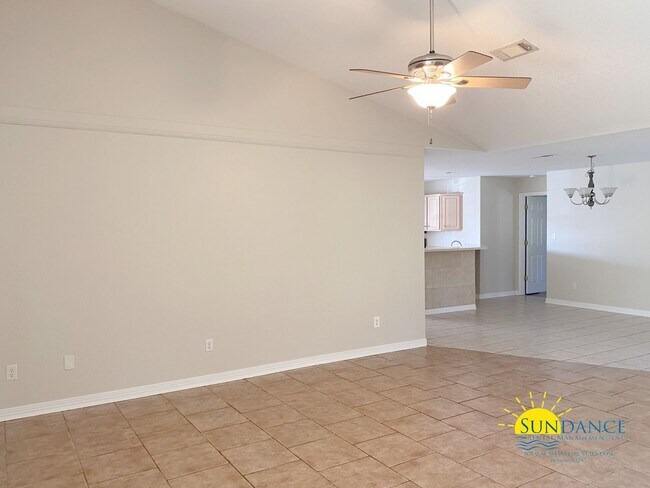 Building Photo - Stunning 4 Bedroom Home in Holley By The Sea