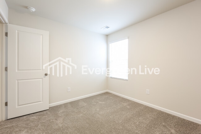 Building Photo - now