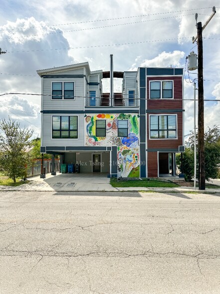 Primary Photo - 225 S Pine St