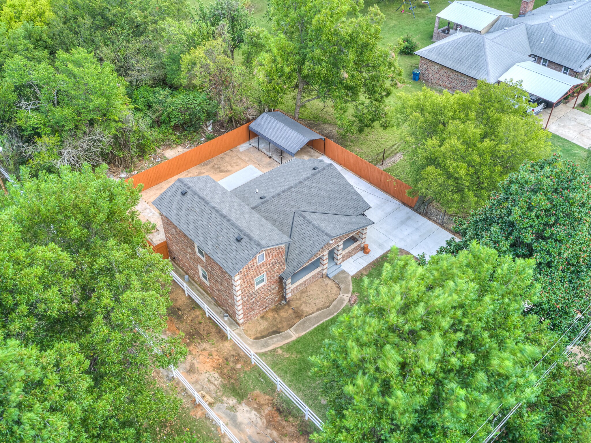 Building Photo - 2100 N Saint Luke Ave