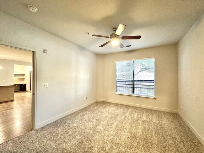 Building Photo - 3333 Weslayan St