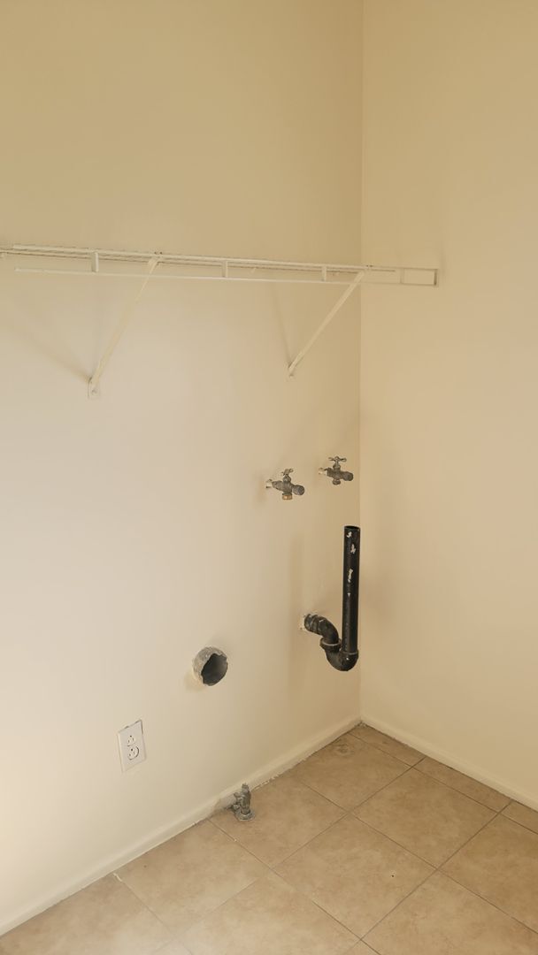 Building Photo - 4-bedroom 3 bath house in Granada Hills