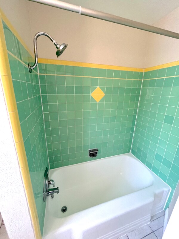 Building Photo - 250 Cliff Dr