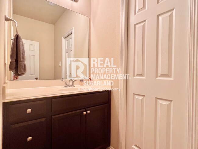 Building Photo - Stunning 5-Bedroom, 4.5-Bath Home for Rent in Richmond, TX