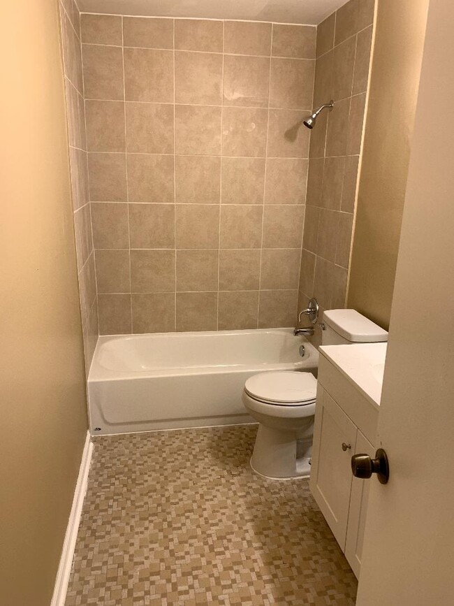 Building Photo - 701 Frayser Dr