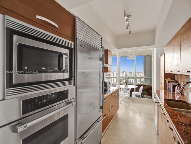 Building Photo - 21205 Yacht Club Dr