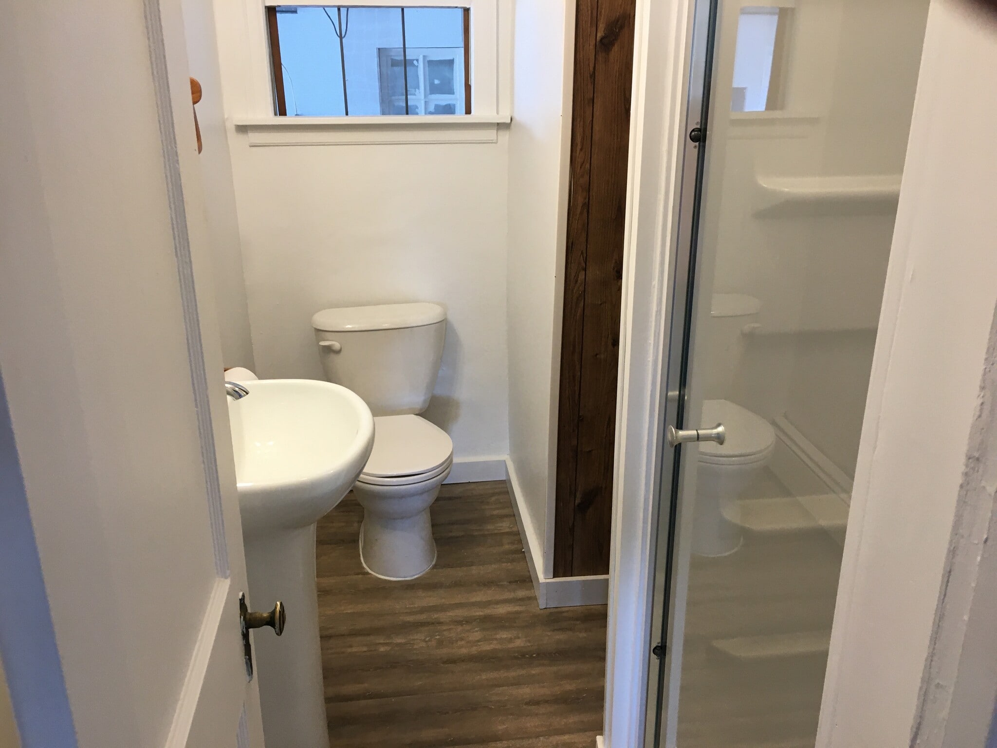 Bathroom w/ shower and lots of storage - 1330 N Cole St