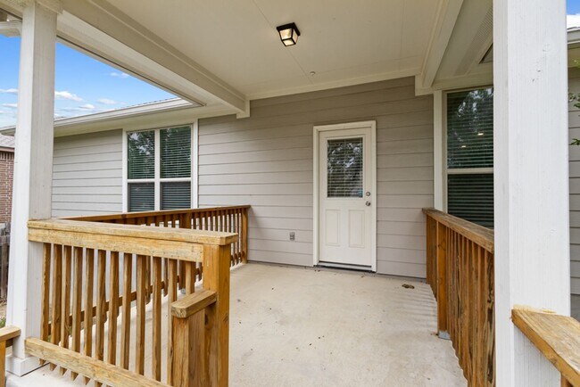Building Photo - A rare true dual-suite floorplan in Alamo Ranch — two private en-suite bedrooms, single-story liv...