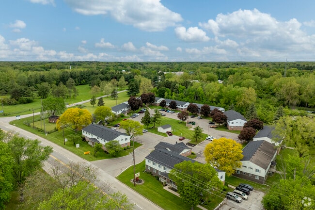 Primary Photo - Huntington Circle