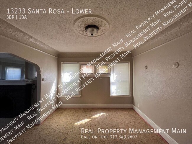 Building Photo - 13233 Santa Rosa Dr