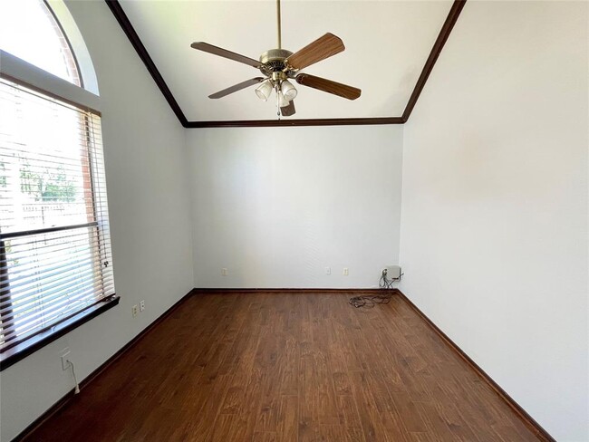 Building Photo - 14550 Fonmeadow Dr
