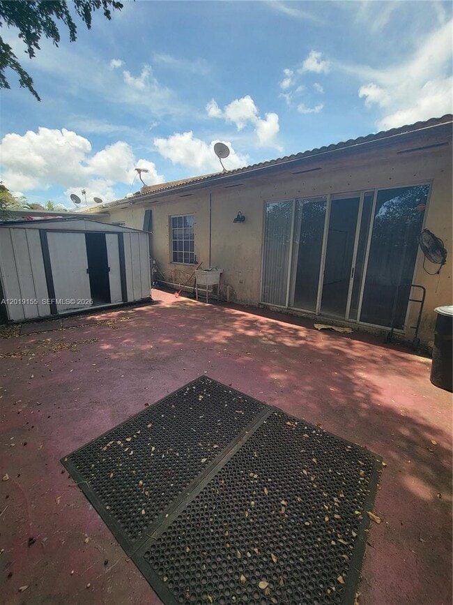 Building Photo - 15257 SW 138th Ct