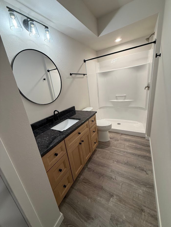 Building Photo - 5995-5995 Hanson Ct