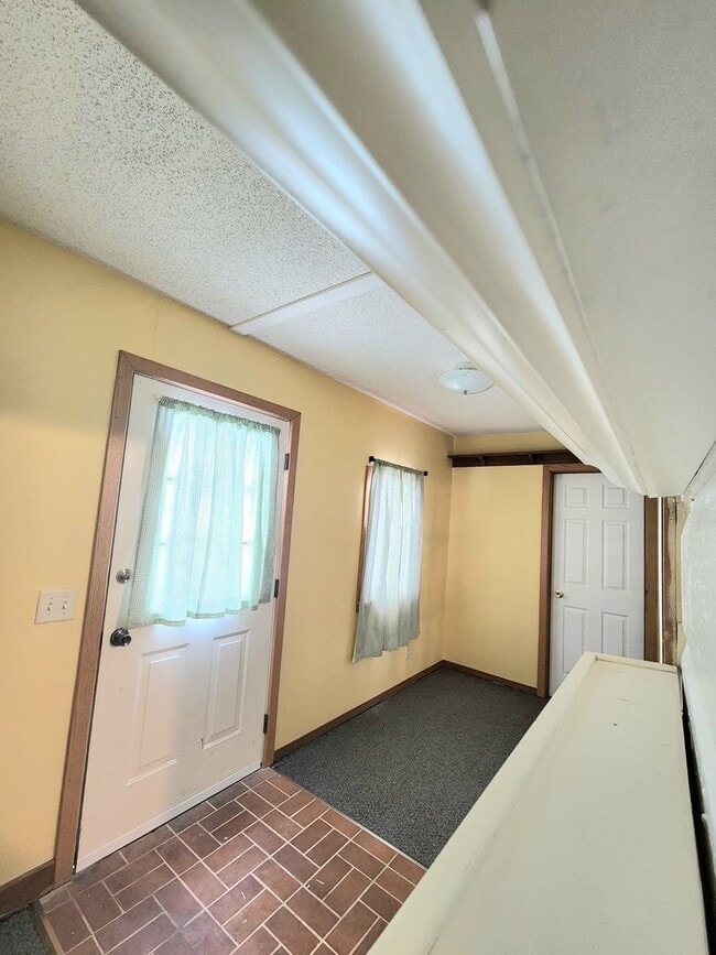 Building Photo - 2 Bedroom/2 Bath House