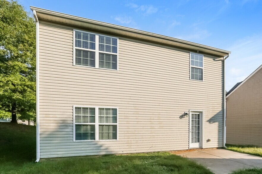Building Photo - 802 Wesley Alan Ln