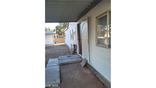 Building Photo - 5255 Sir James Way