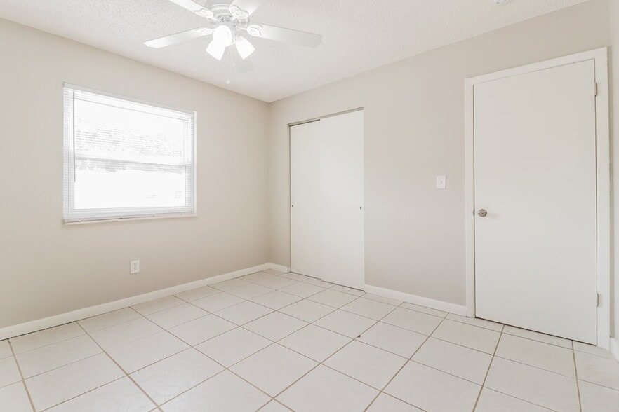 Building Photo - 7640 Woodbridge Blvd