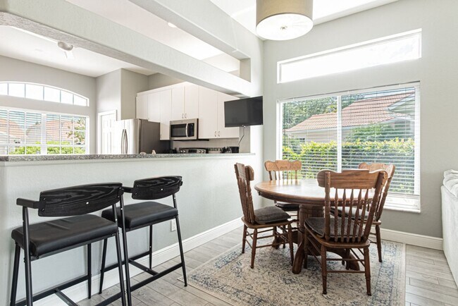 Building Photo - 12855 Devonshire Lakes Cir