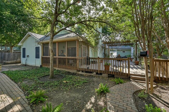 Building Photo - 4006 Lewis Ln