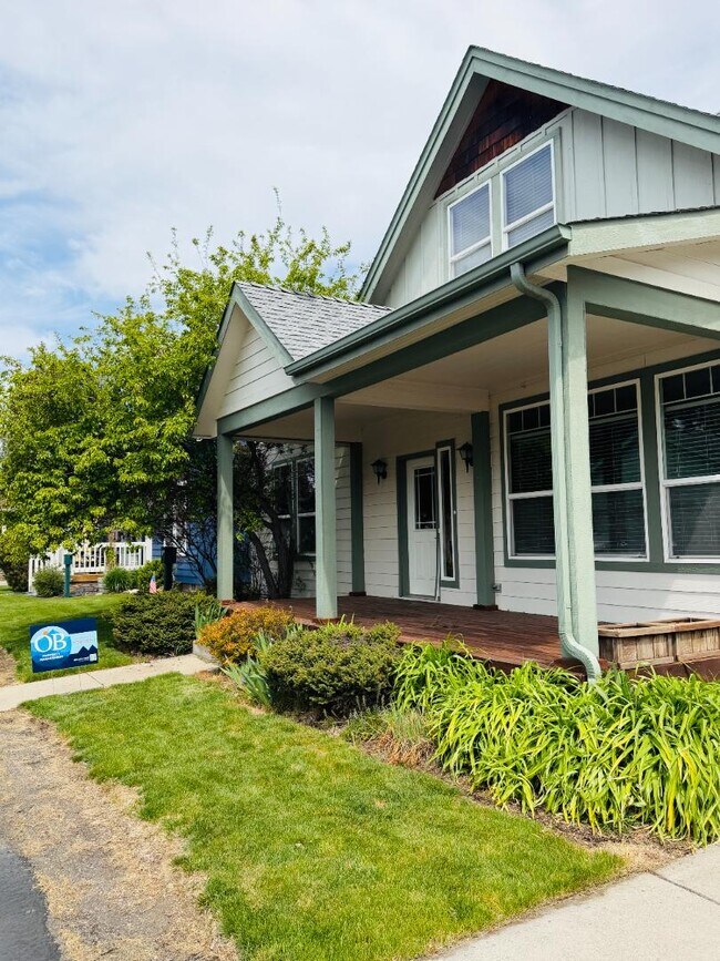 Building Photo - 558 N Tam Rim Dr