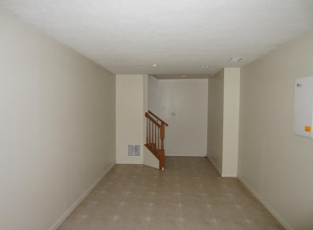 Building Photo - 188 Blue Grass Cir
