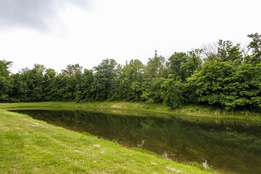 Building Photo - 5834 Long Lake Ln.