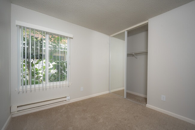 Breakwater 3 Bedroom, 2bed - Breakwater Apartments