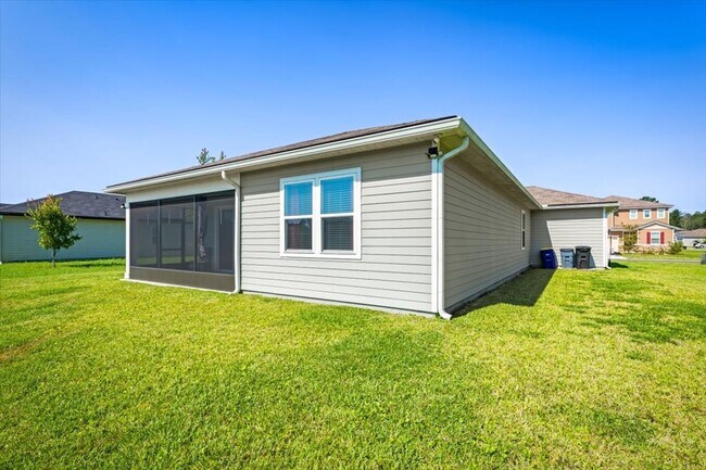 Building Photo - 4 Bedrooms | 2 Bathrooms | Screened Patio ...