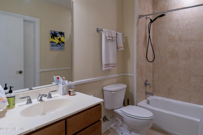 Building Photo - 1661 Riverside Ave