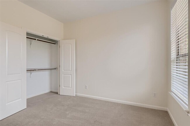 Building Photo - 12609 Calistoga Way
