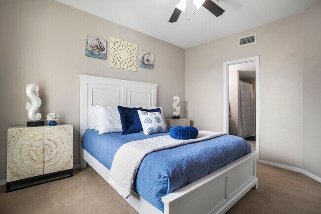 Building Photo - ** THE TIDES AT PELCIAN LANDING ** 2 BED /...