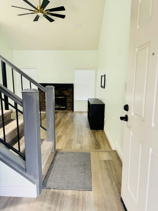 Building Photo - 29869 Ventnor Ct