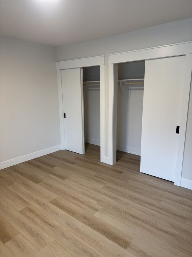 Building Photo - Completely Remodeled 4 Bed, 2 Bath Country Home – 1.5 Acres – Horse & Livestock Friendly!