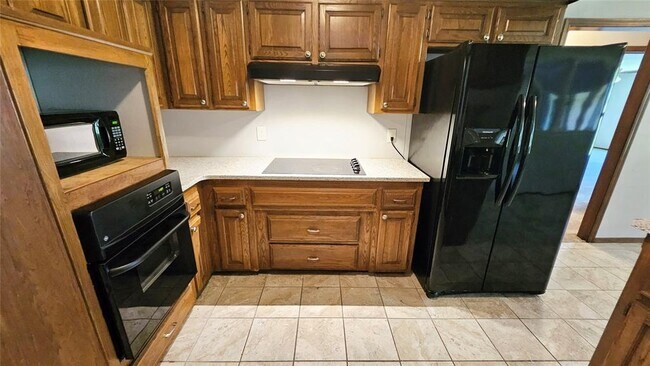 Building Photo - 4009 Cherry Hill Ln