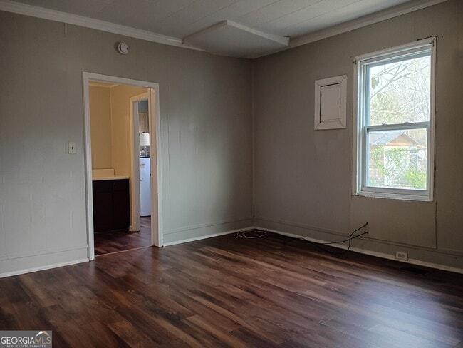 Building Photo - 211 Arnco 6th St