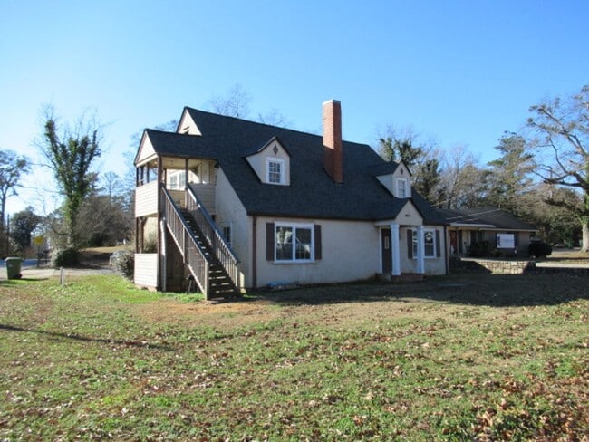 Building Photo - 1404 Maple St