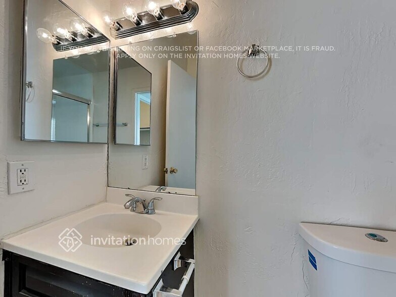 Building Photo - 13826 N 38th Dr